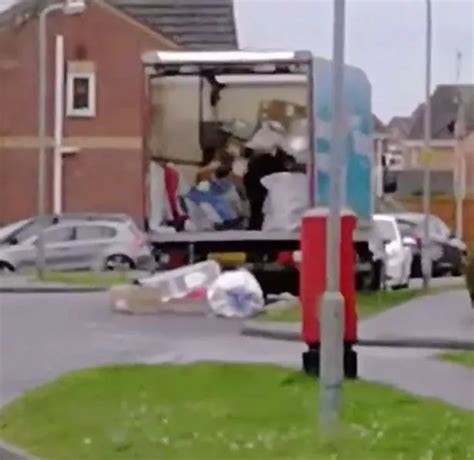 hermes driver throwing parcels|Hermes delivery staff filmed throwing parcels against wall.